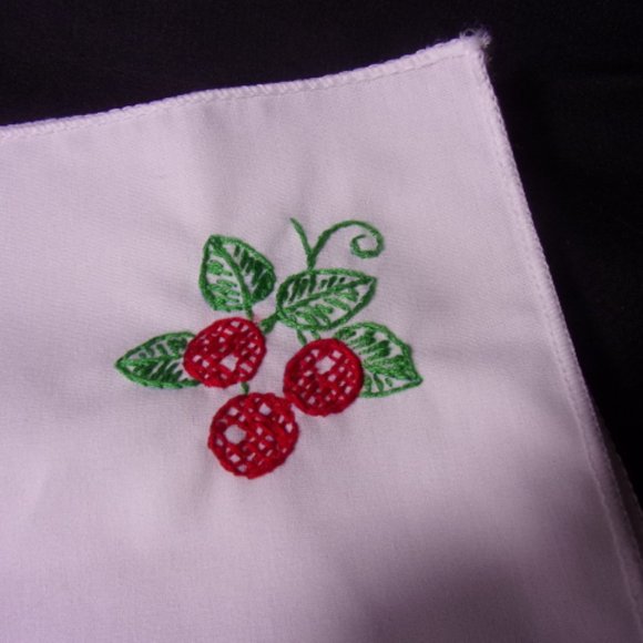 Embroidered Placemats New Set of 4 Fruit Embroidered Placemats Country Farmhouse - Picture 3 of 8